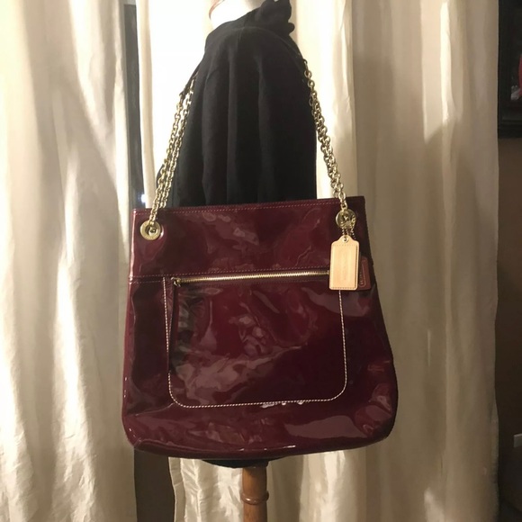 🎉HP🎉New! Coach Crimson Poppy Slim Convertible Patent Leather Tote Gold Chain🥀 - Picture 3 of 15